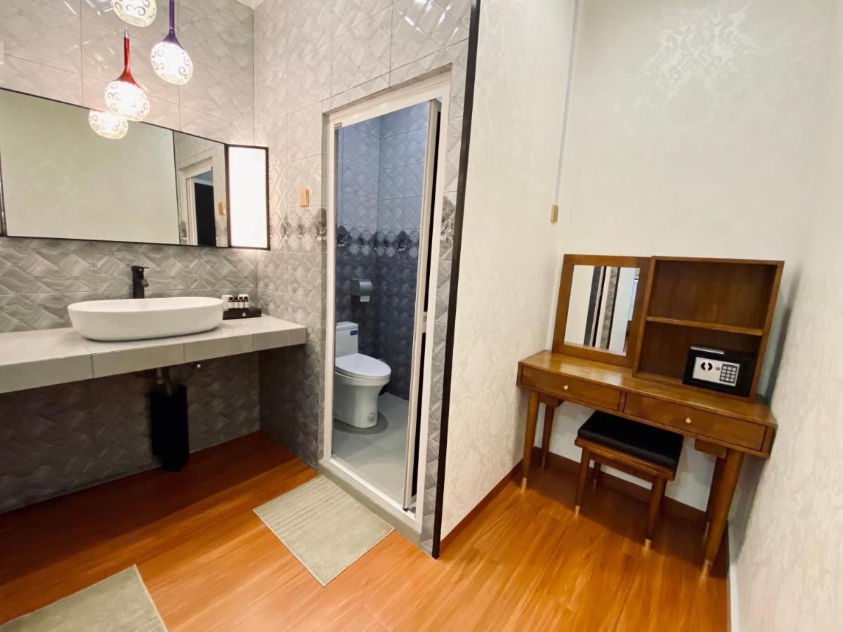 J Boutique Hotel 新张优惠 Muar Εξωτερικό φωτογραφία