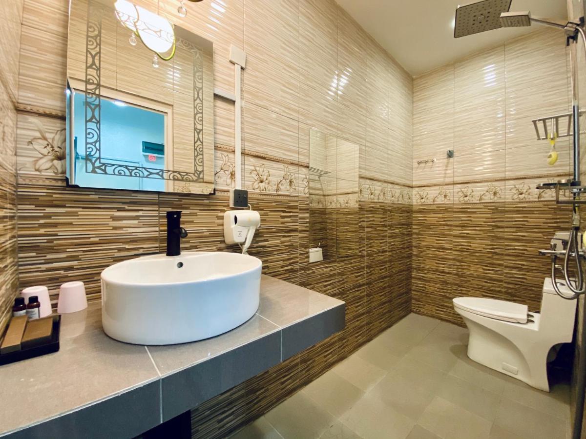 J Boutique Hotel 新张优惠 Muar Εξωτερικό φωτογραφία