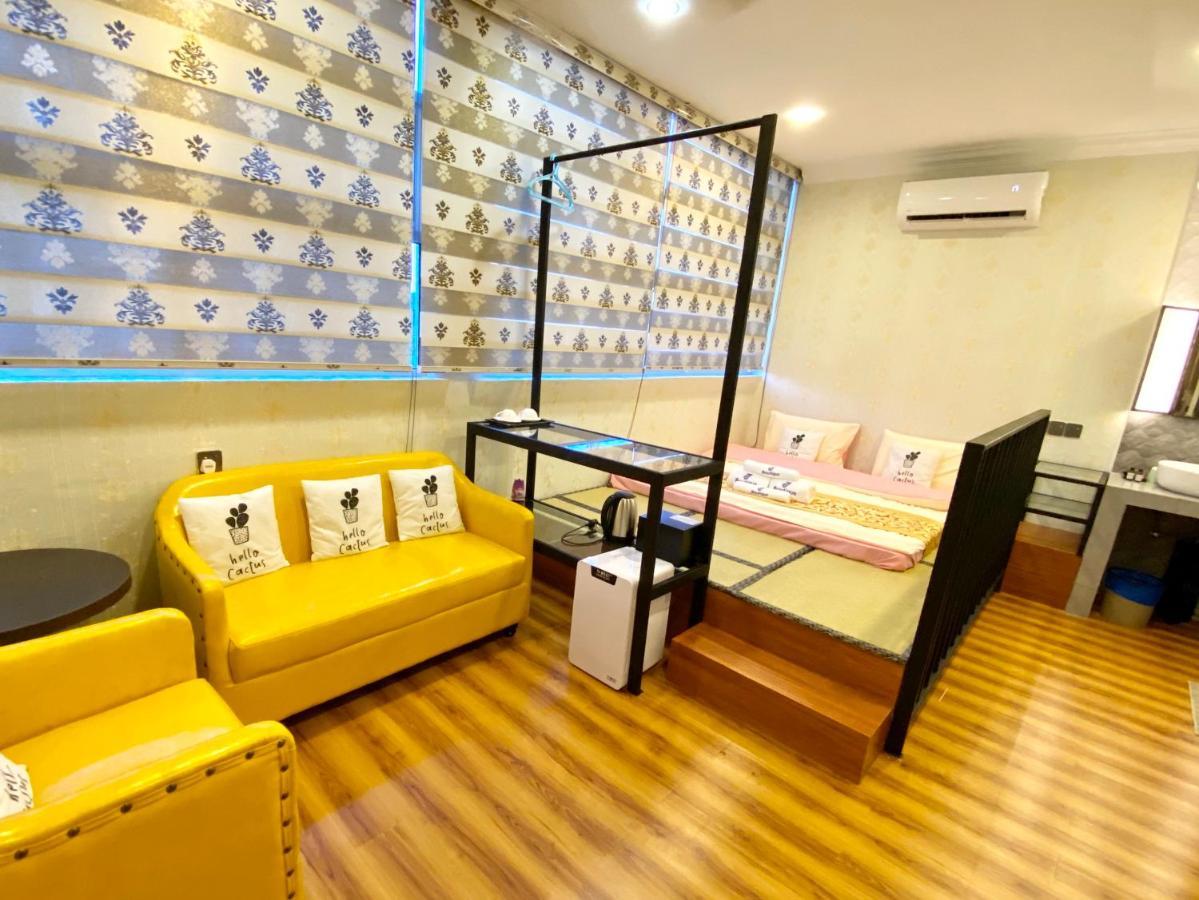 J Boutique Hotel 新张优惠 Muar Εξωτερικό φωτογραφία
