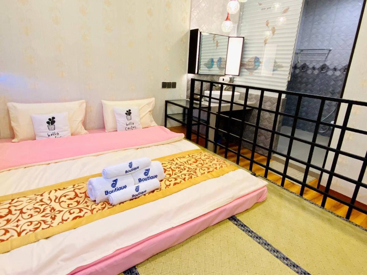 J Boutique Hotel 新张优惠 Muar Εξωτερικό φωτογραφία