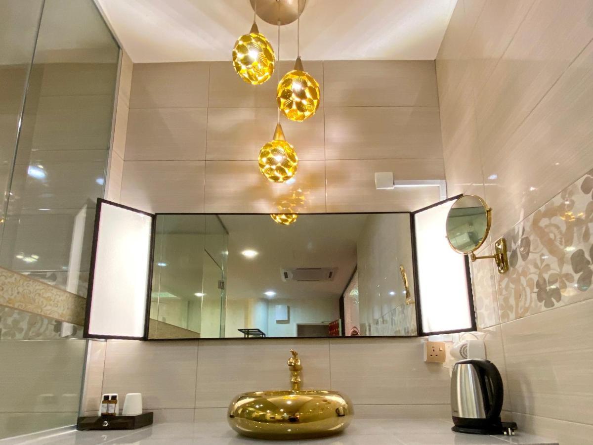 J Boutique Hotel 新张优惠 Muar Εξωτερικό φωτογραφία